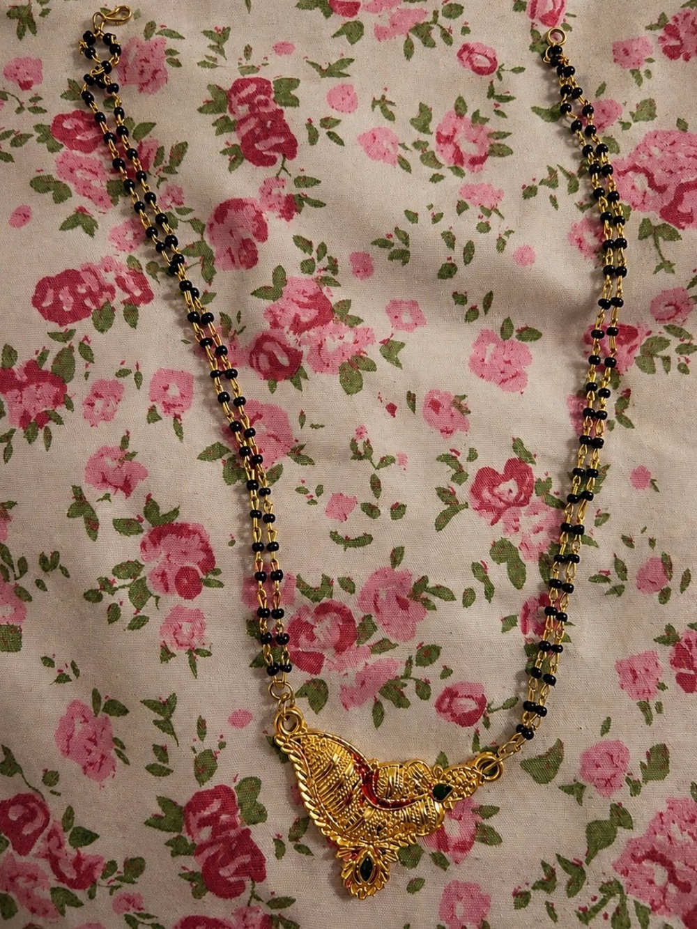 Elegant Gold & Black Vintage Ornate Necklace